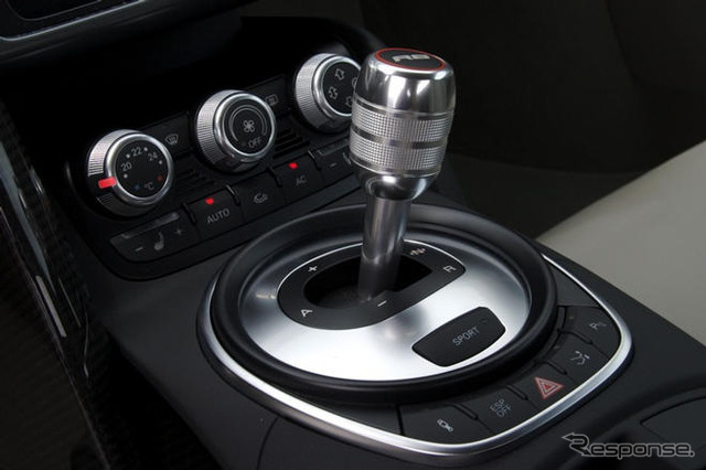 アウディ R8 V10モデル 発売…ライバルは?