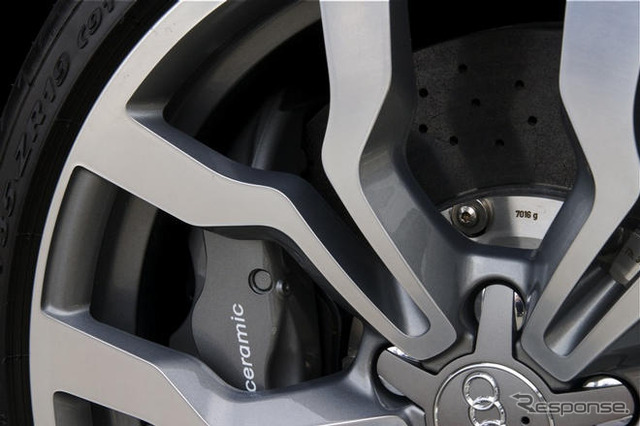 アウディ R8 V10モデル 発売…ライバルは?