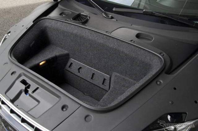 アウディ R8 V10モデル 発売…ライバルは?