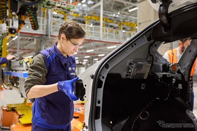 BMW『iX3』の試作車を生産開始