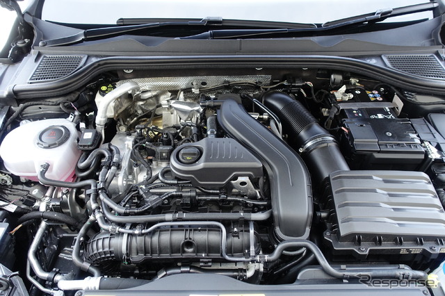 VW ゴルフヴァリアント eTSI アクティブ