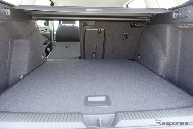 VW ゴルフヴァリアント eTSI アクティブ