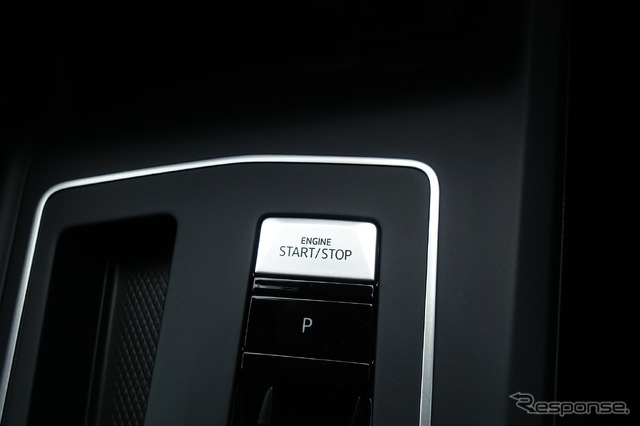 VW ゴルフヴァリアント eTSI アクティブ