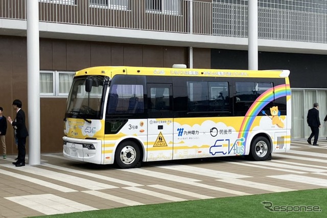 国内初のEVスクールバスが福岡県筑後市役所に導入され4月7日営業運転開始