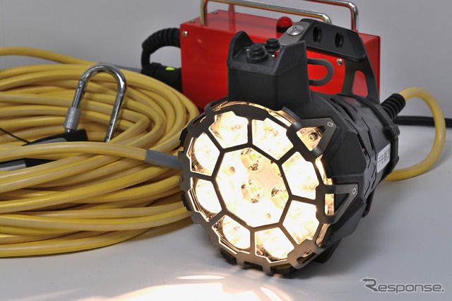 消防専用LED投光器のX-BUSTER(クロスバスター)