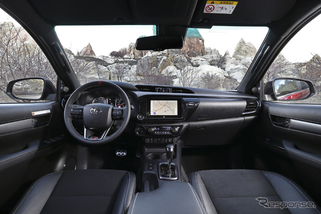 トヨタ ハイラックス GR SPORT II
