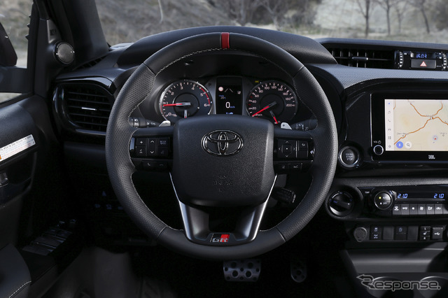 トヨタ ハイラックス GR SPORT II