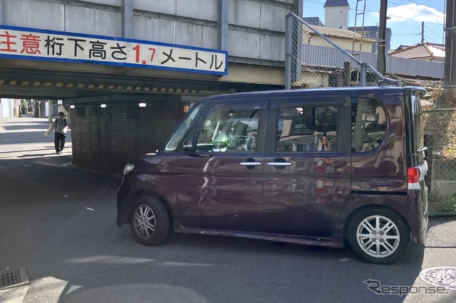 桁下1.7m、東武線・牛田付近
