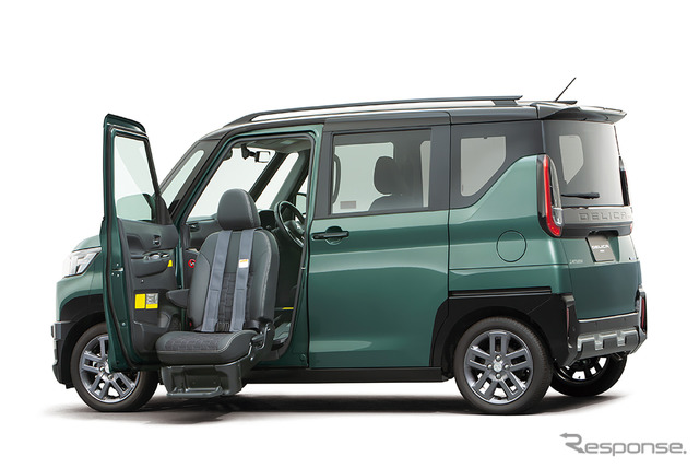 三菱デリカミニ「助手席ムービングシート仕様車」