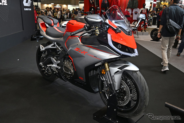 QJモーター SRK400RS(東京モーターサイクルショー2025)