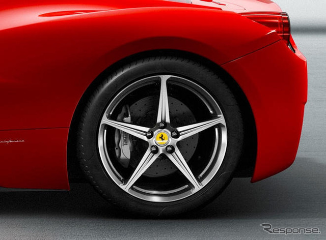 フェラーリ 458イタリア…V8サウンドを聞く