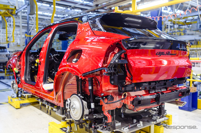 アルファロメオ『ジュニアQ4』の生産をステランティスのポーランド工場で開始
