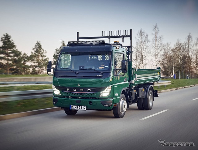 GVW（車両総重量）7.49トンの「eCanter」三転ダンプ架装車