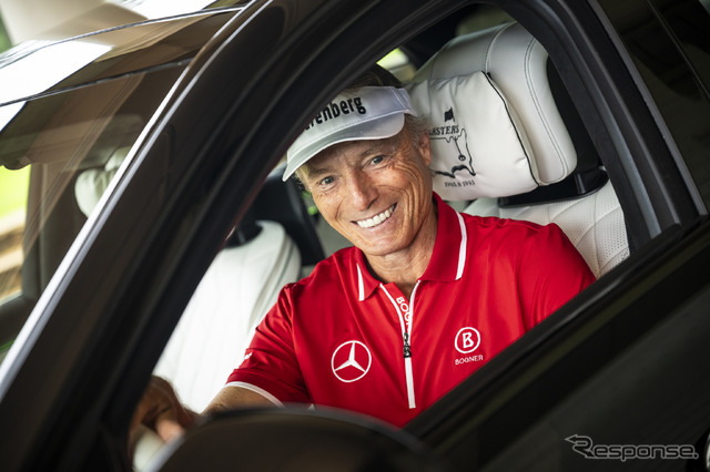 メルセデスベンツがベルンハルト・ランガー選手の最後のマスターズ出場を記念し、特別仕様の『Sクラス』を贈呈