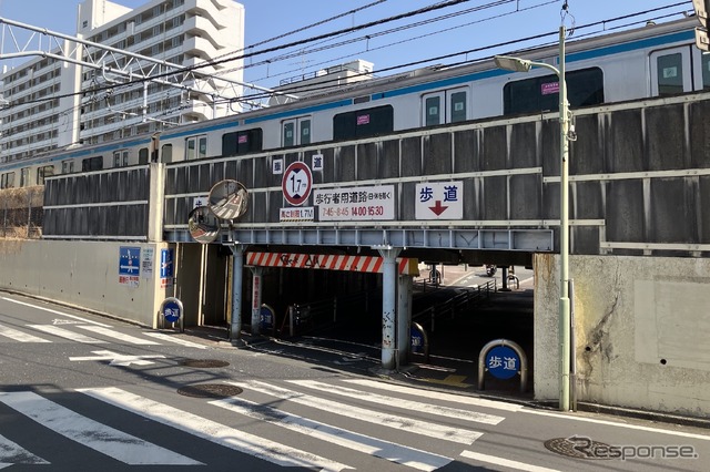 桁下1.7m、京浜東北線・大森～蒲田の作尻架道橋