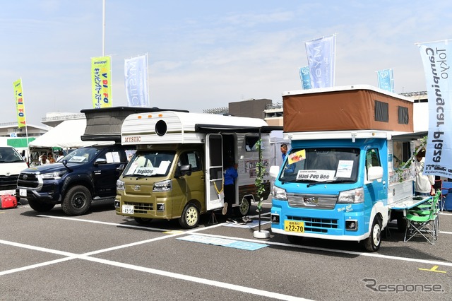出展されるキャンピングカー
