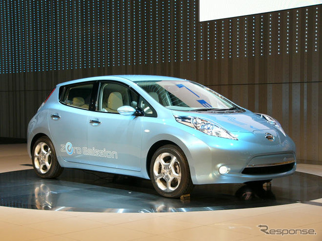 【新聞ウォッチ】愛煙家には近寄りがたい 日産新社屋とEV「リーフ」