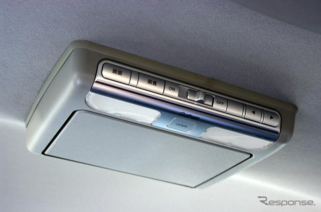 【カーナビガイド'09】SSD・フルセグ・インターナビ搭載のホンダアクセス ギャザズ VXS-102VFiを写真で