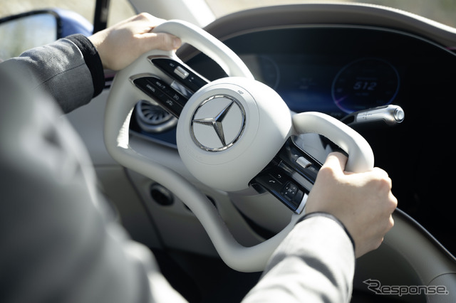 メルセデスベンツのステアバイワイヤ技術を搭載したテスト車両