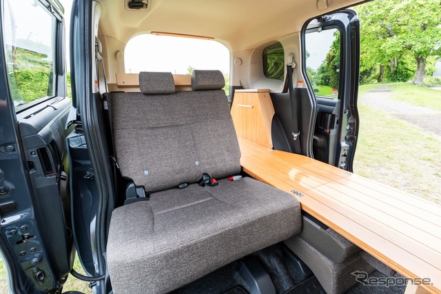 YURTの『シエンタ』用車中泊キット「VANLIFE ROOMKIT」