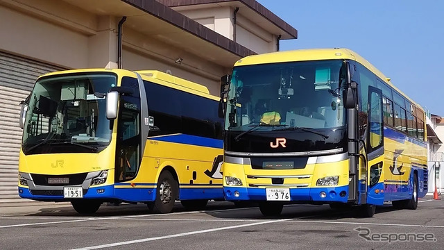 黄色い高速バスと乗務員訓練車(写真は実車)