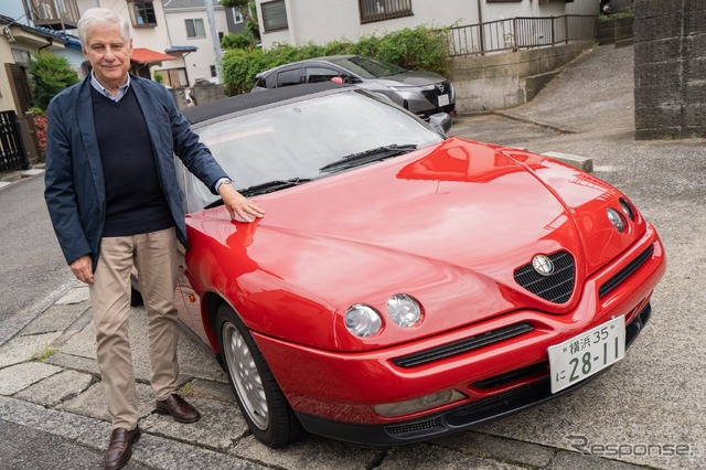 フミア氏とアルファロメオ・スパイダー