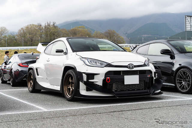 TOYOTA GRヤリス × ボルクレーシング 21C…レイズファンミーティング2025