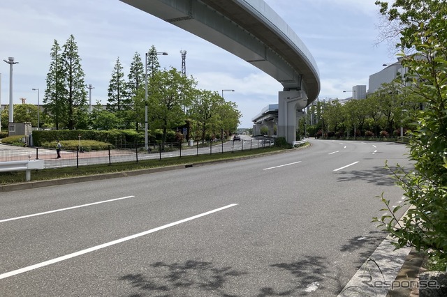 ターン14。コースは左側の車線、進行方向は画面左から中央奥へ(5月11日)