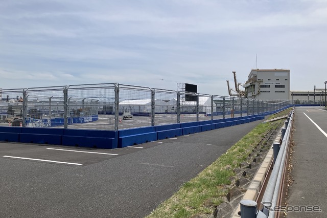 画面右奥のターン16からターン17を右折、画面左奥のターン18へ(5月11日)