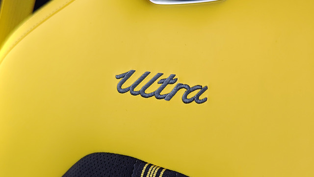 いつか日本にも来ると信じたいシャオミのEV「SU7 Ultra」の運転席に座った(スマホ沼)