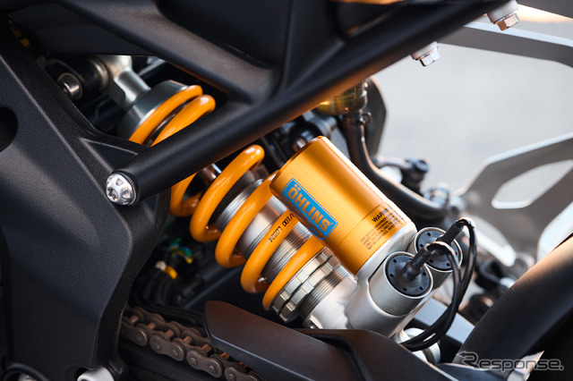 トライアンフ新型『スピードトリプル1200RX』