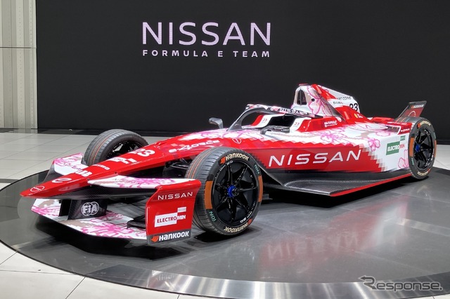 桜デザイン(リバリー)の東京E-Prix用日産フォーミュラEマシン