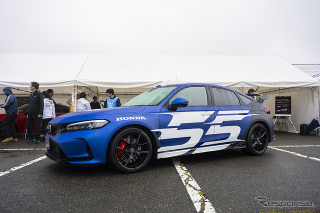 トミカ55周年 シビックタイプR ラッピングカー