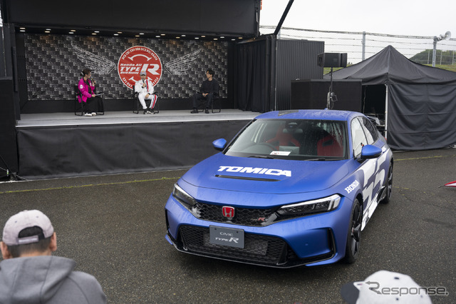 トミカ55周年 シビックタイプR ラッピングカー トークショー