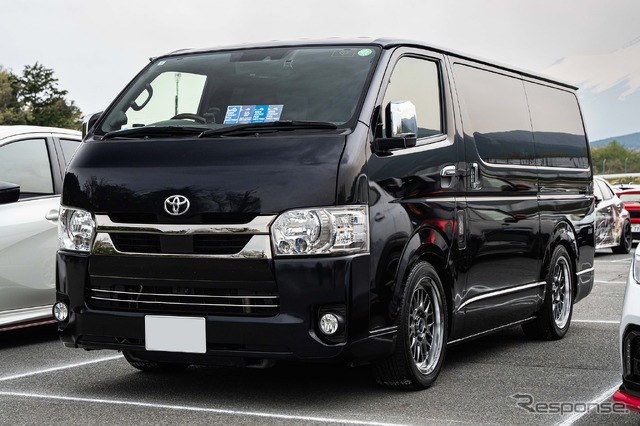TOYOTA ハイエース × ホムラ2×9L-RA…レイズファンミーティング2025