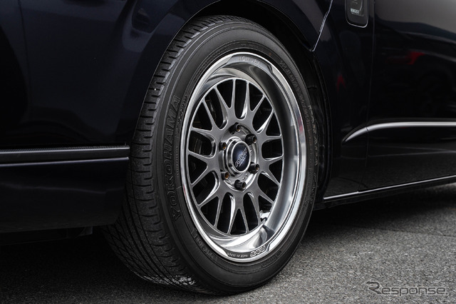 TOYOTA ハイエース × ホムラ2×9L-RA…レイズファンミーティング2025