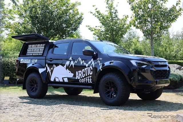 いすゞ『D-MAX Arctic Trucks AT35』をベースにした移動式アイスコーヒーショップ