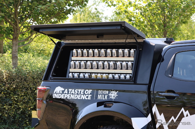 いすゞ『D-MAX Arctic Trucks AT35』をベースにした移動式アイスコーヒーショップ