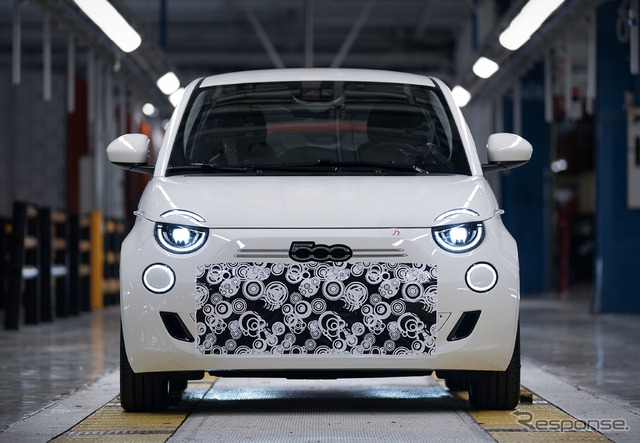 フィアット『500ハイブリッド』新型の先行生産車両