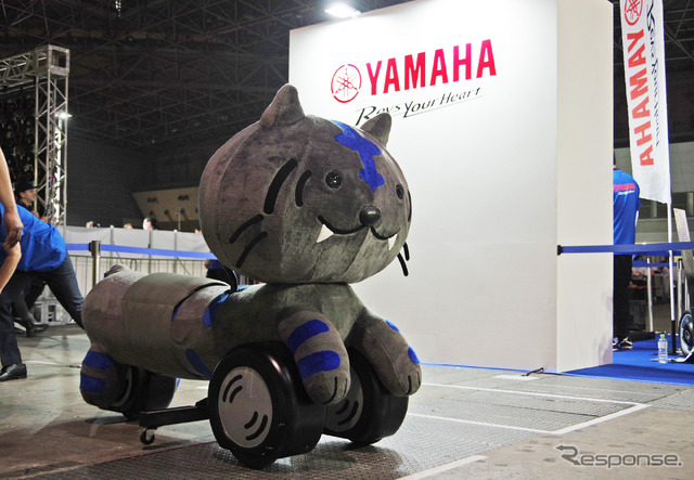 東京E-Prix 共催イベント「ファンビレッジ」のヤマハブースには乗れる「ニャイケン」も