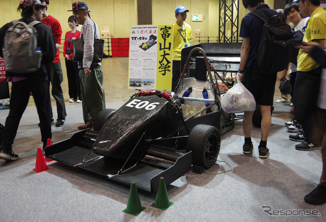 東京E-Prix 共催イベント「ファンビレッジ」学生フォーミュラブース。富山大学のマシンにはヤマハのEVパワートレインを搭載