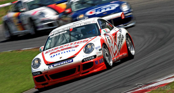 ポルシェ カレラカップ ジャパン 第7戦…トップ争いでクラッシュ発生