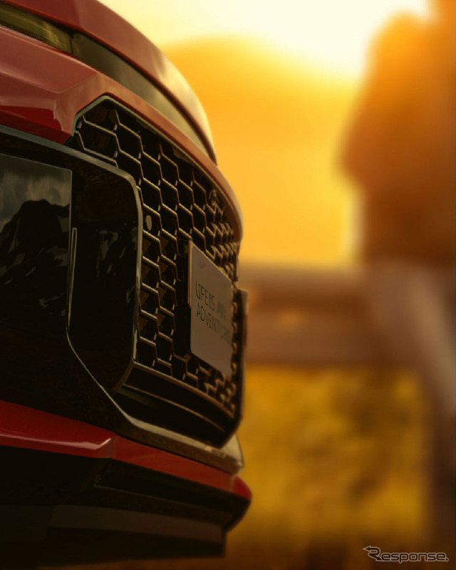 トヨタ『RAV4』新型のティザー写真