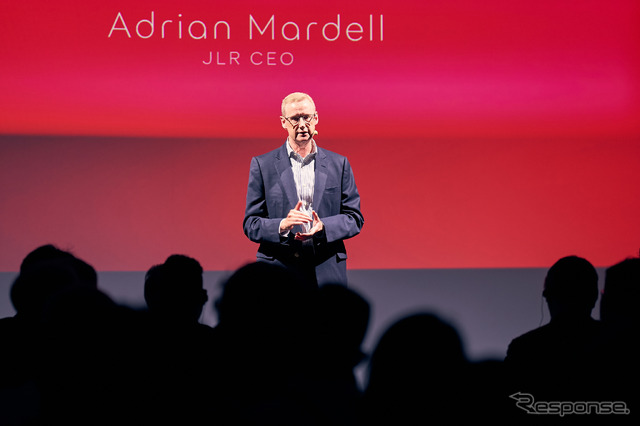 JLRのエイドリアン・マーデルCEO。今回が初来日で、スピーチを終えるとフォーミュラEの現場に向かった。