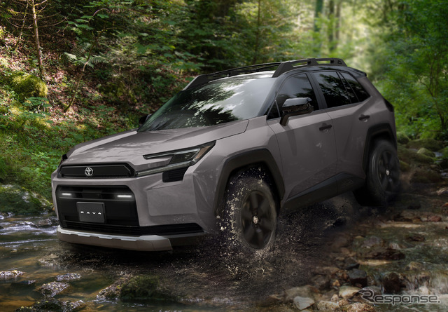 トヨタ RAV4 新型(Adventure)