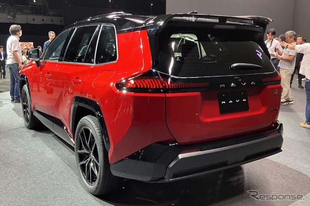 トヨタ RAV4 新型(GR SPORT)