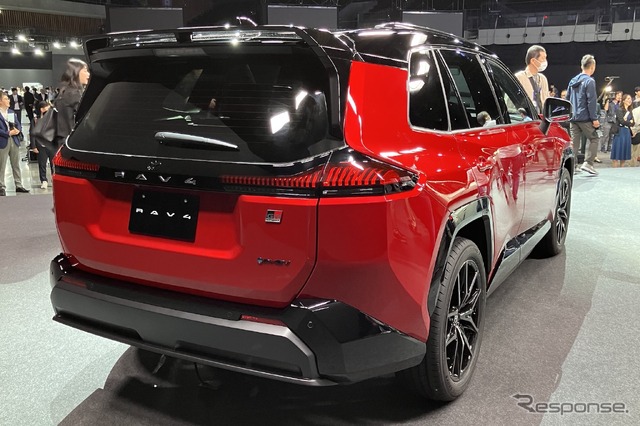 トヨタ RAV4 新型(GR SPORT)