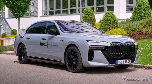 ソリッドパワー社の大型純全固体電池(ASSB)セルを搭載したBMW『i7』のプロトタイプ