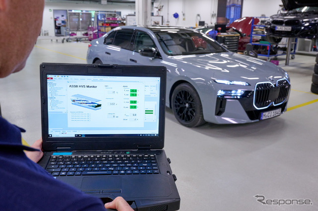ソリッドパワー社の大型純全固体電池(ASSB)セルを搭載したBMW『i7』のプロトタイプ