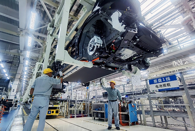 一汽トヨタは新型EV『bZ5』の生産を同社の新エネルギー工場で開始
